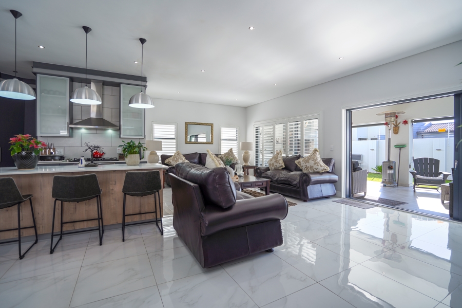 4 Bedroom Property for Sale in Sandown Western Cape